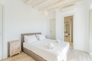 2 bedrooms, in-room safe, iron/ironing board, WiFi