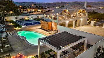 Opvarmet pool