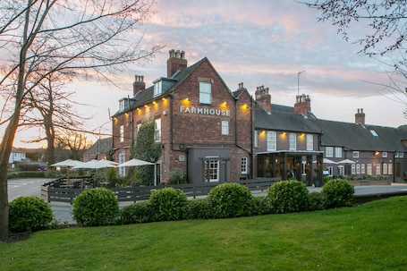 Mặt tiền nơi lưu trú