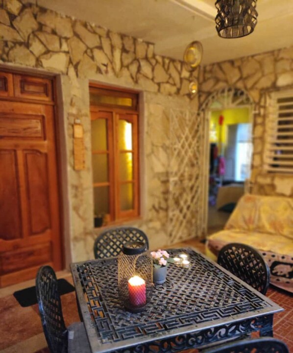 Coin salon dans le hall