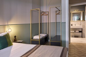 อพาร์ทเมนท์ | ผ้าปูที่นอน Frette จากอิตาลี, เครื่องนอนระดับพรีเมียม, ผ้านวมขนเป็ด