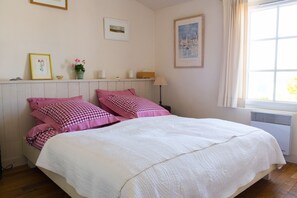 3 bedrooms, iron/ironing board, travel cot, free WiFi