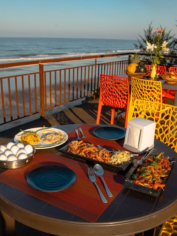 Dagelijks ontbijtbuffet (INR 500 per persoon)