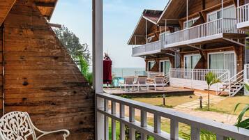 Wooden Cottage Garden View | Terrace/patio
