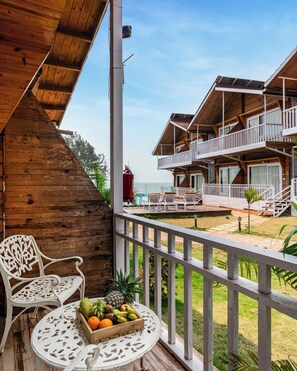 Wooden Cottage Garden View | Terrace/patio