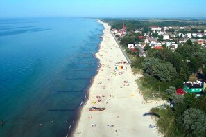 On the beach - Holiday home with garden, close to the beach (Sarbinowo)