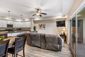 TV - Poolside Palms #W103: Pool, Basketball, Pickleball (St George)