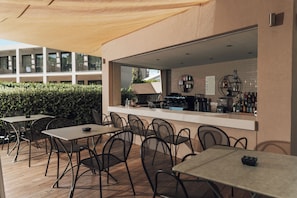 Poolside bar