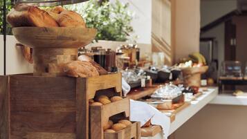 Desayuno buffet incluido todos los días