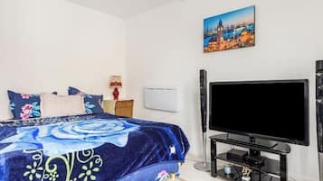 1 chambre, bureau, fer et planche à repasser, Wi-Fi