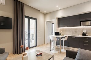 Colchones con pillow-top, cortinas blackout y sistema de insonorización 