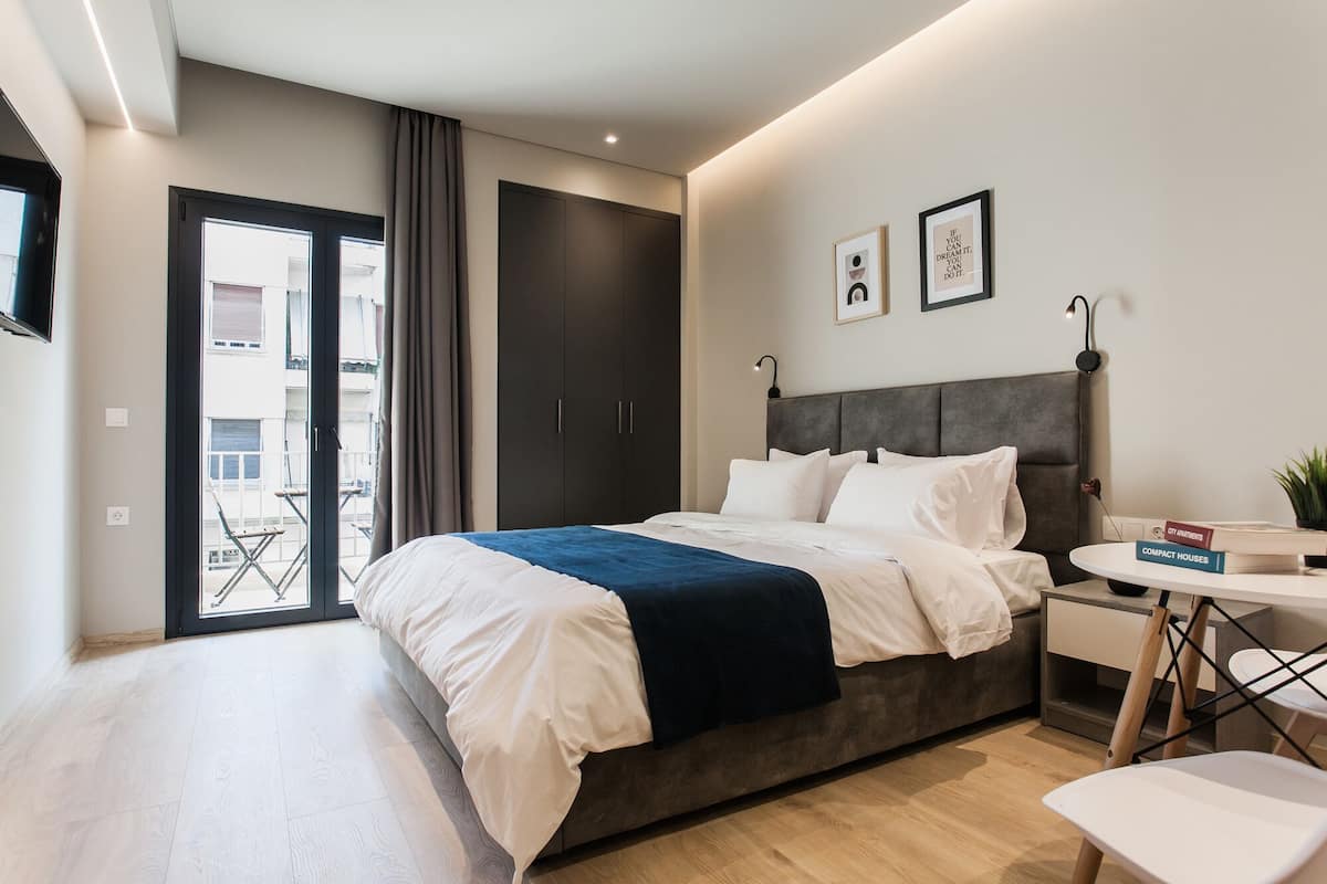 Executive Apartment, Balcony