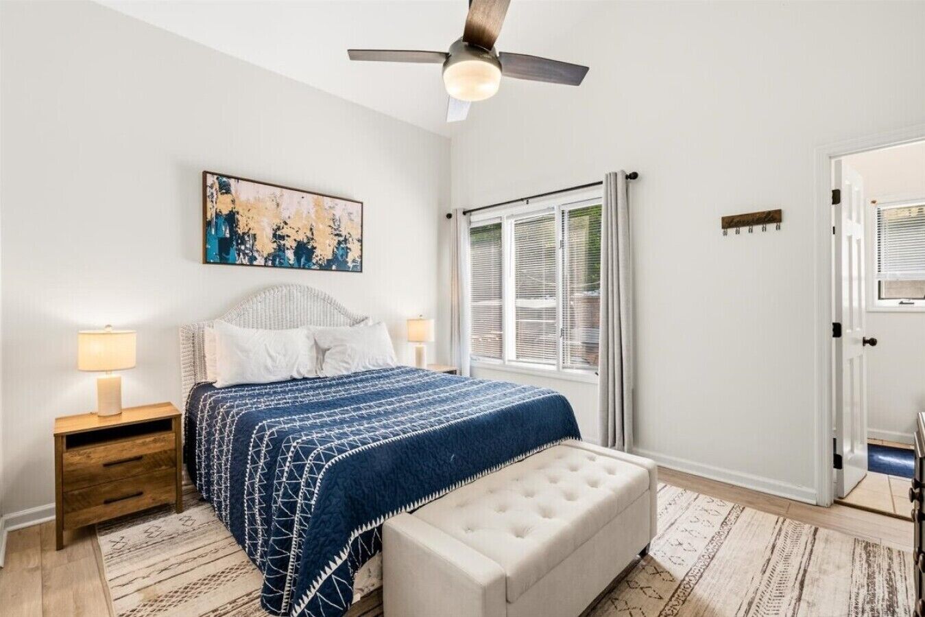 6 bedrooms, desk, iron/ironing board, free WiFi