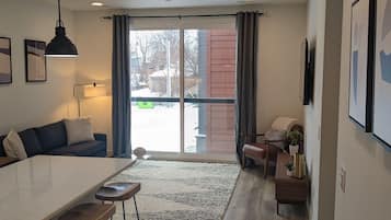 Een televisie, Netflix, Hulu en streamingdiensten