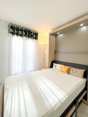 1 bedroom, iron/ironing board, free WiFi, bed sheets - Palazzio 3 vieux port with parking (Cannes)