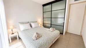 1 chambre, fer et planche à repasser, accès au Wi-Fi (inclus)