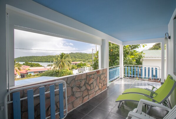 المنطقة المحيطة بالمنشأة