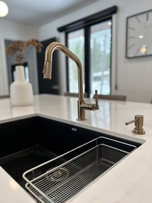 Interior - 5* Lavish Luxury Home in Grand Bend where the Sunsets are Breathtaking (Grand Bend)