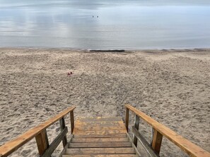 Sun-loungers - 5* Lavish Luxury Home in Grand Bend where the Sunsets are Breathtaking (Grand Bend)