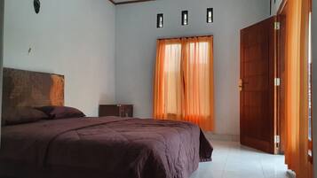 Double Room | Laptop workspace, free WiFi, bed sheets
