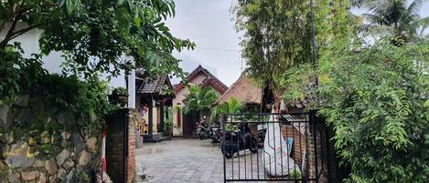 Entrée de l’hébergement