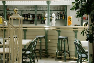 Bar (en la propiedad)