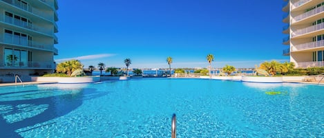 Una piscina cubierta
