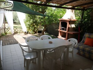 屋外ダイニングエリア