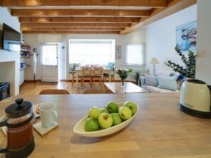Smart TV, fireplace, books - Stanley House used as Doc Martin's nail bar, sleeps 6+dogs (Port Isaac)
