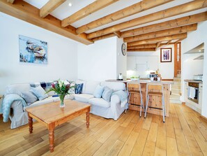 Smart TV, fireplace, books - Stanley House used as Doc Martin's nail bar, sleeps 6+dogs (Port Isaac)