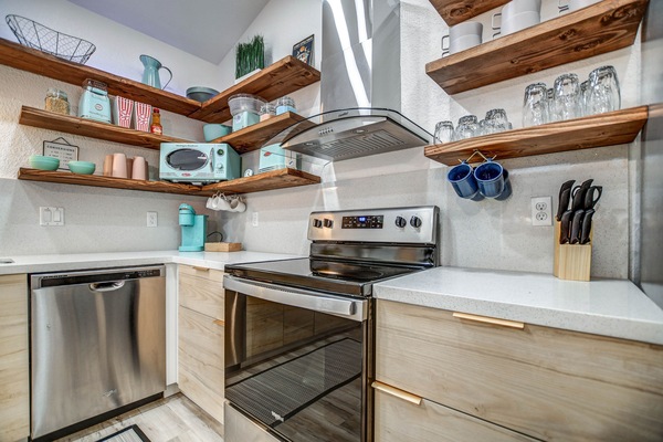 Refrigerador, microondas, horno, placa de cocina