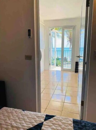Beachfront Full House