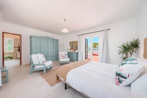 3 chambres, fer et planche à repasser, Wi-Fi, literie fournie