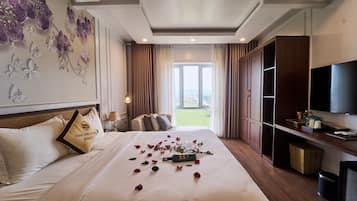 Chambre Double Deluxe | Literie de qualité supérieure, couette en duvet d'oie