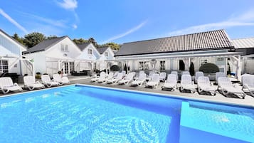 Seasonal outdoor pool, sun loungers