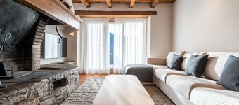 Riu Nere by Totiaran