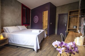 Habitación Elite | Caja de seguridad en la habitación y decoración personalizada