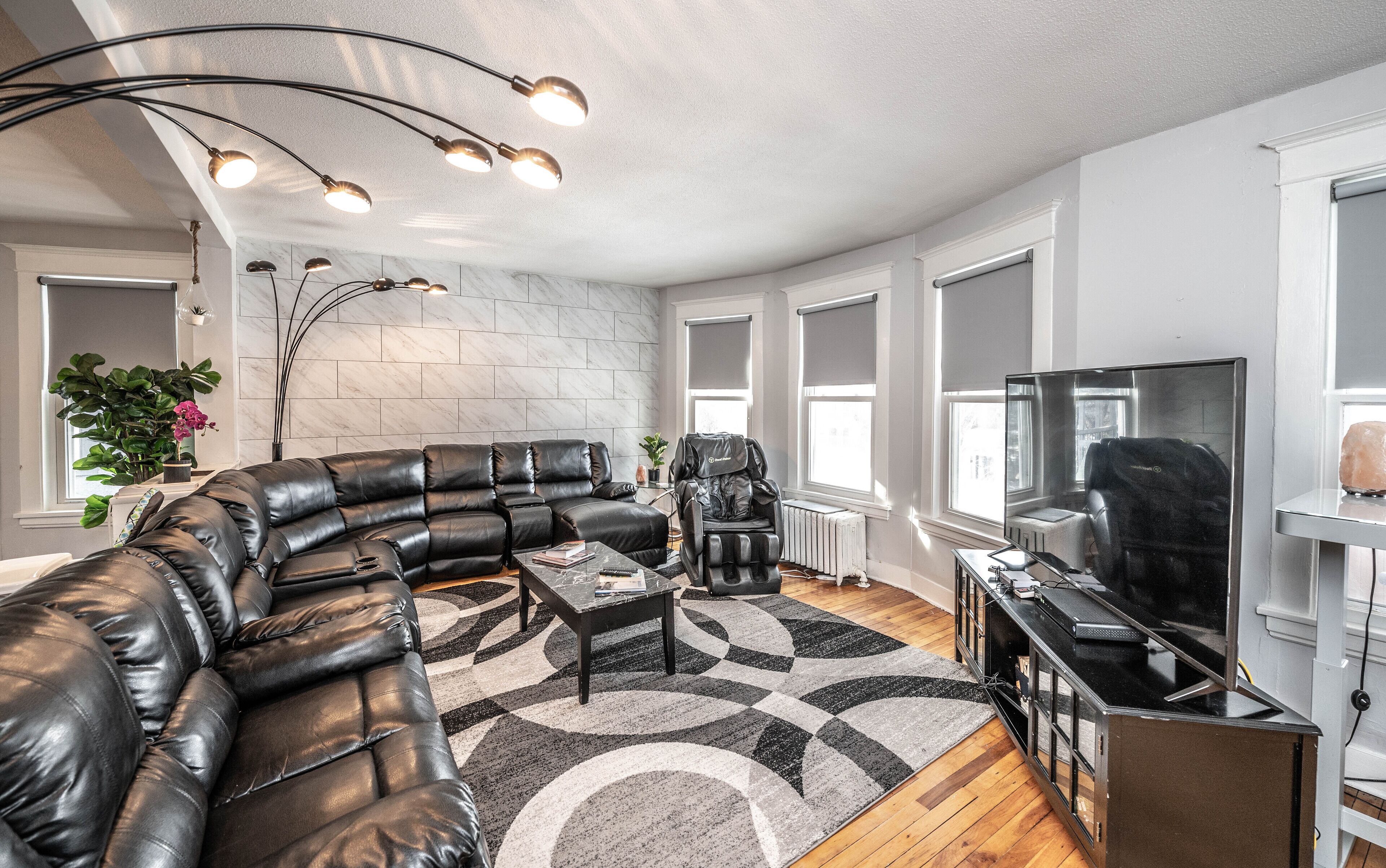 The Pleasant Mansion 9br Uptown-downtown By Lux Life - Minneapolis, MN