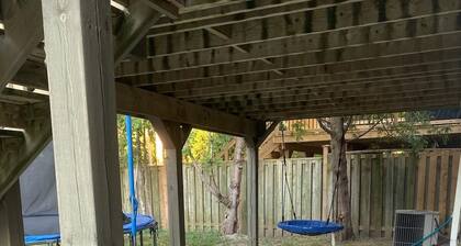 Luxury, Private and Ravine View Walkout Basement Apartment