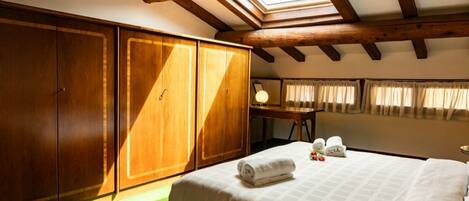 1 chambre, fer et planche Ă repasser, Wi-Fi, draps fournis