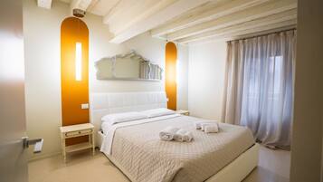 2 Schlafzimmer, Zimmersafe, Schreibtisch, Bügeleisen/Bügelbrett