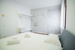 3 bedrooms, bed sheets - Nizza · Large modern house on 2 floors in the heart of Verona (Verona)