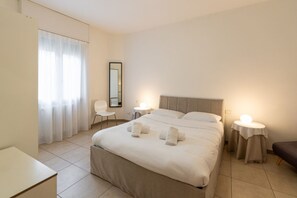 1 bedroom, iron/ironing board, bed sheets