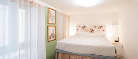 1 bedroom, WiFi, bed sheets