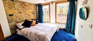 2 chambres, lit de bébé portatif, Wi-Fi, literie fournie