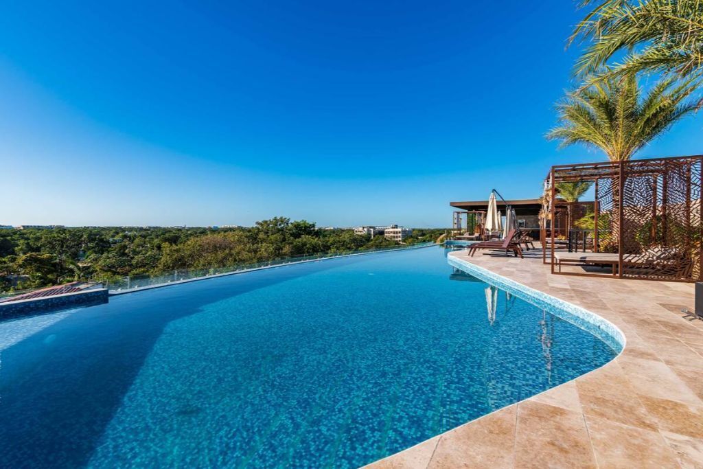 حمّام سباحة خارجي