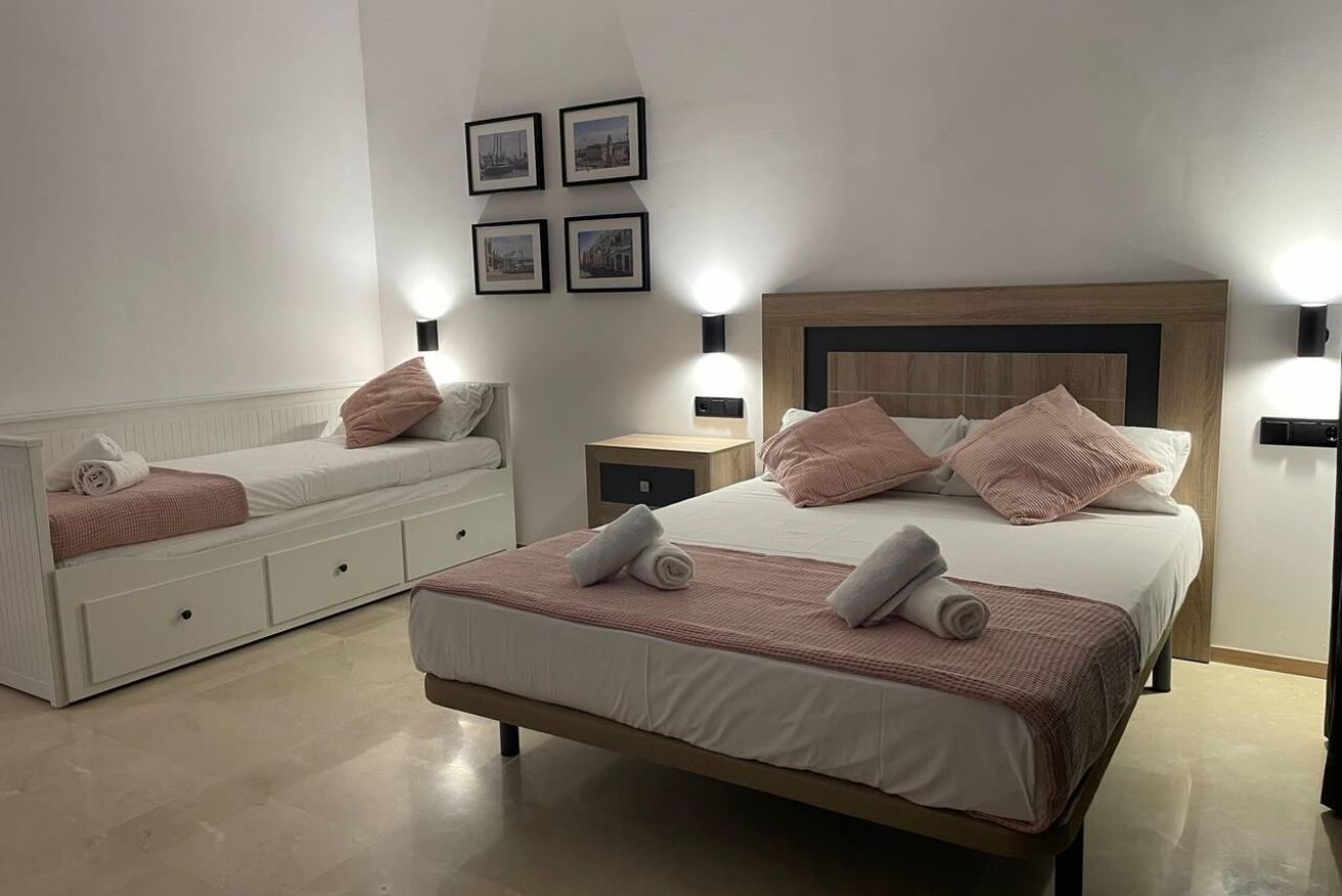 Iron/ironing board, free WiFi, bed sheets, wheelchair access