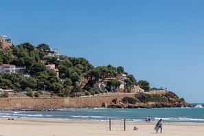 Sur la plage, serviettes de plage