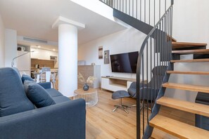 TV - Alameda suites loft 3 (Valencia / València)