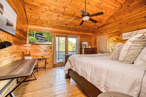 4 Schlafzimmer, Schreibtisch, Bügeleisen/Bügelbrett, Reisekinderbett